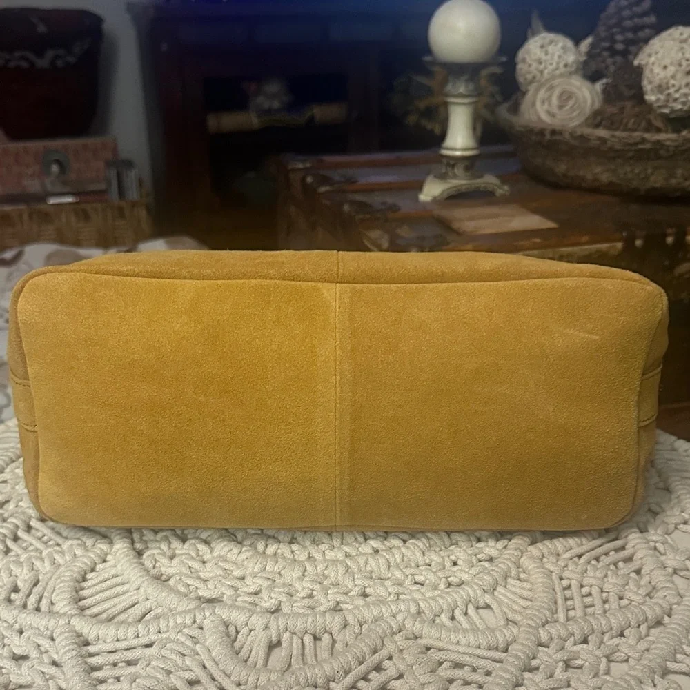 NWT- Margot New York Suede Leather Tan Shoulder Hobo Bag. New With Tags. - Picture 9 of 16
